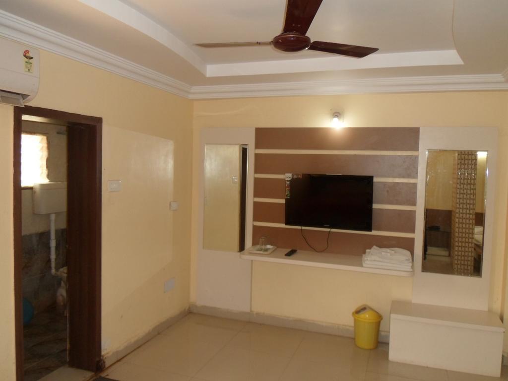Hotel Raj Palace Dwarka  Room photo